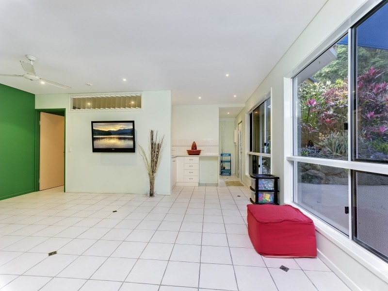 277-279 Toogood Road, Bayview Heights QLD 4868