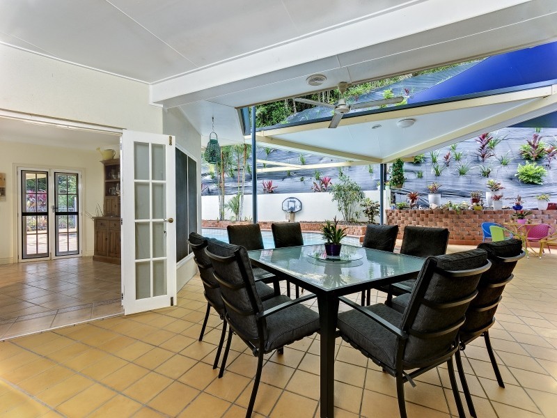 277-279 Toogood Road, Bayview Heights QLD 4868
