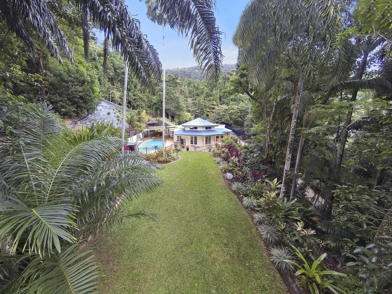 277-279 Toogood Road, Bayview Heights QLD 4868