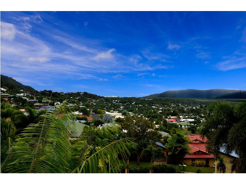 17 Guthrie Close, Bentley Park QLD 4869