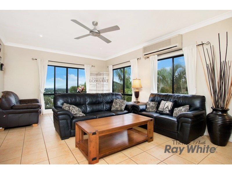 17 Guthrie Close, Bentley Park QLD 4869