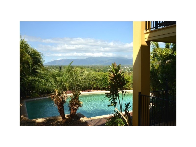 17 Guthrie Close, Bentley Park QLD 4869