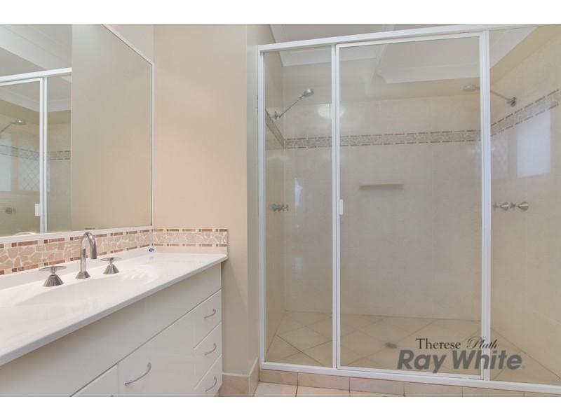 17 Guthrie Close, Bentley Park QLD 4869