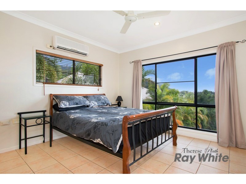 17 Guthrie Close, Bentley Park QLD 4869