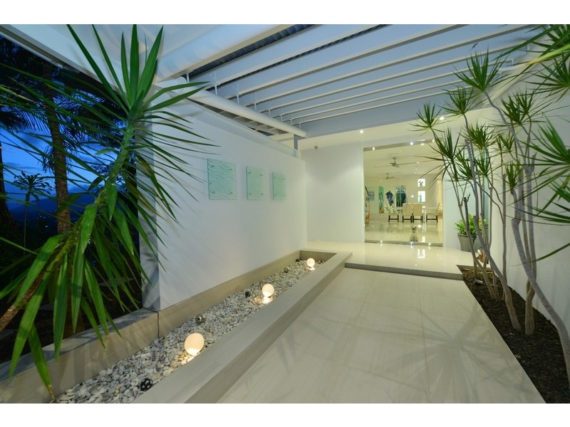 8 Woodlands Avenue, Edge Hill QLD 4870