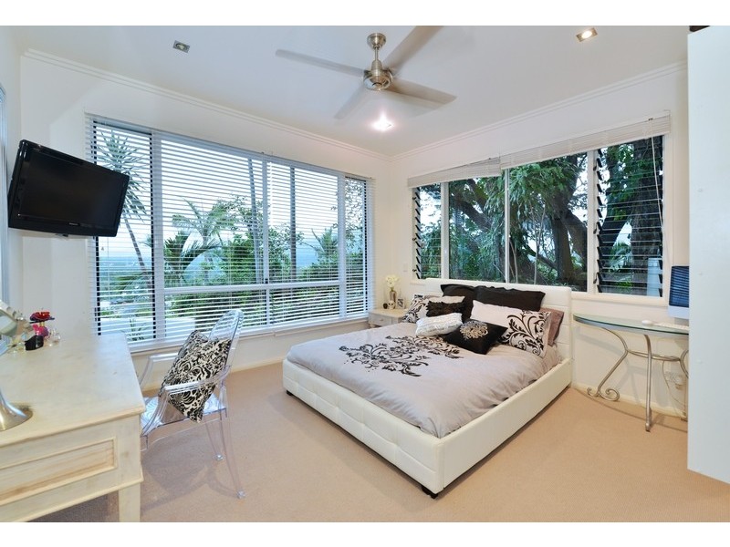 8 Woodlands Avenue, Edge Hill QLD 4870