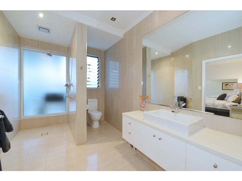 8 Woodlands Avenue, Edge Hill QLD 4870