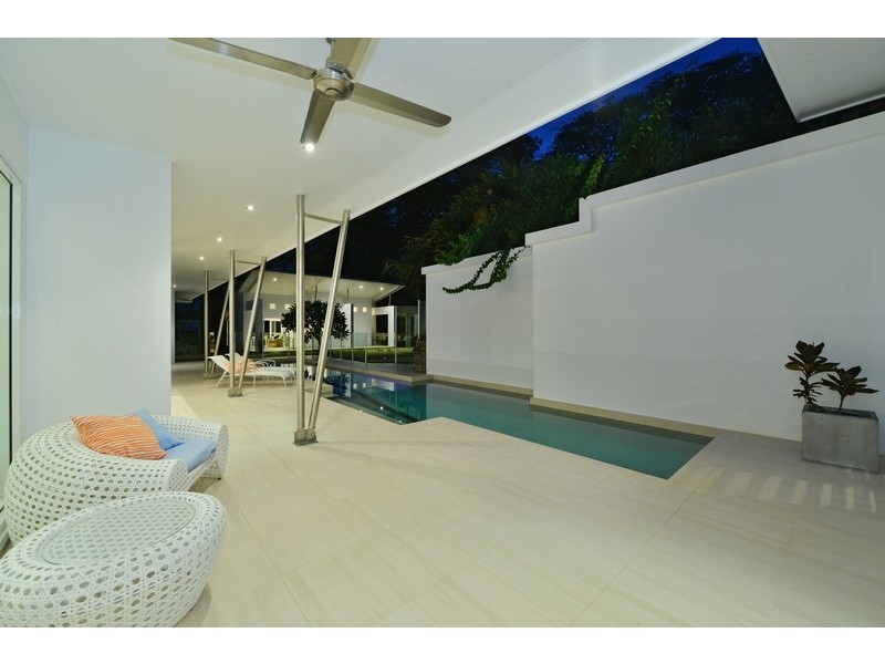 8 Woodlands Avenue, Edge Hill QLD 4870