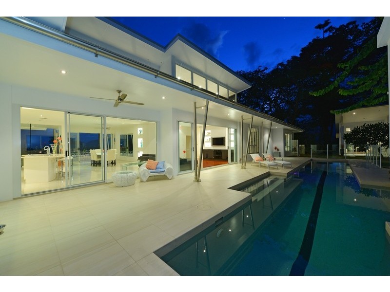 8 Woodlands Avenue, Edge Hill QLD 4870