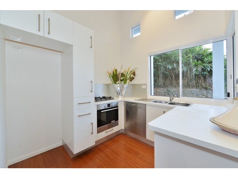 8 Woodlands Avenue, Edge Hill QLD 4870