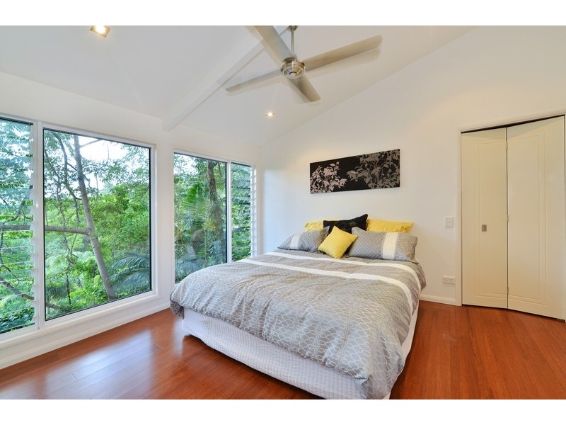 8 Woodlands Avenue, Edge Hill QLD 4870