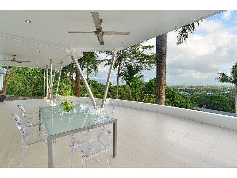 8 Woodlands Avenue, Edge Hill QLD 4870