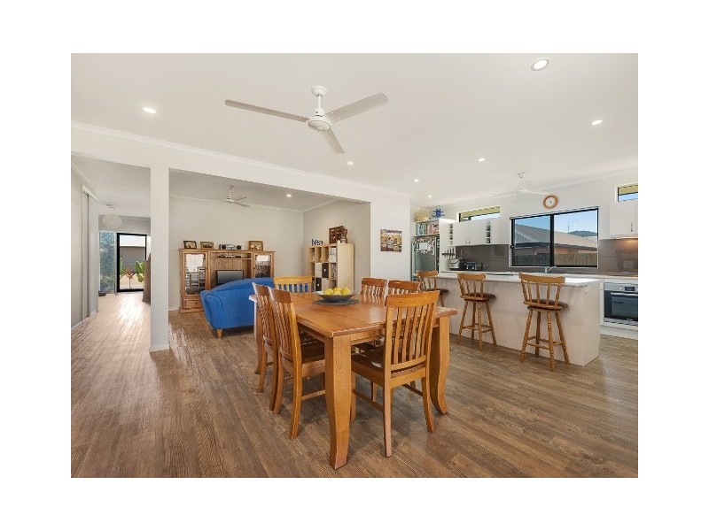 3 Frank Street, Redlynch QLD 4870