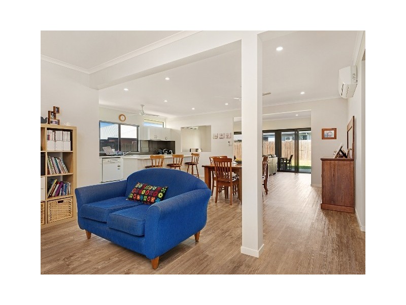 3 Frank Street, Redlynch QLD 4870