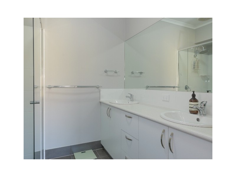 3 Frank Street, Redlynch QLD 4870