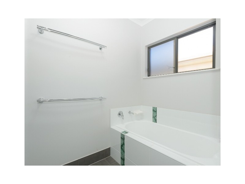 3 Frank Street, Redlynch QLD 4870