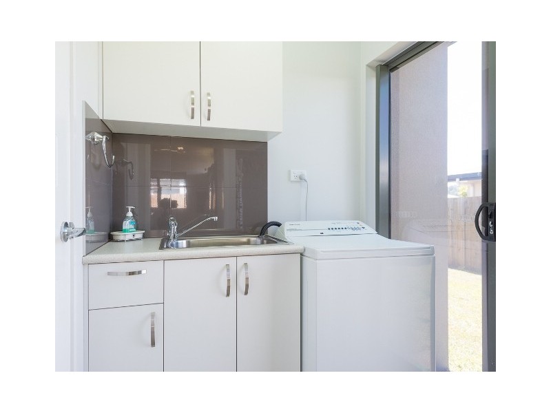 3 Frank Street, Redlynch QLD 4870