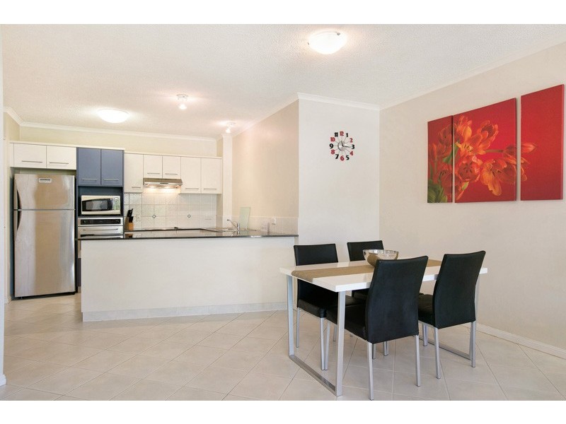 15/275 Esplanade, Cairns North QLD 4870