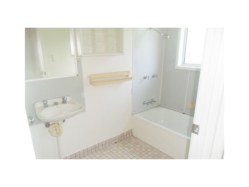 Mooroobool QLD 4870