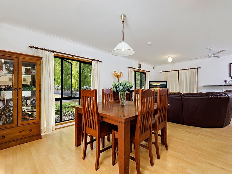 18 Longden Street, Brinsmead QLD 4870