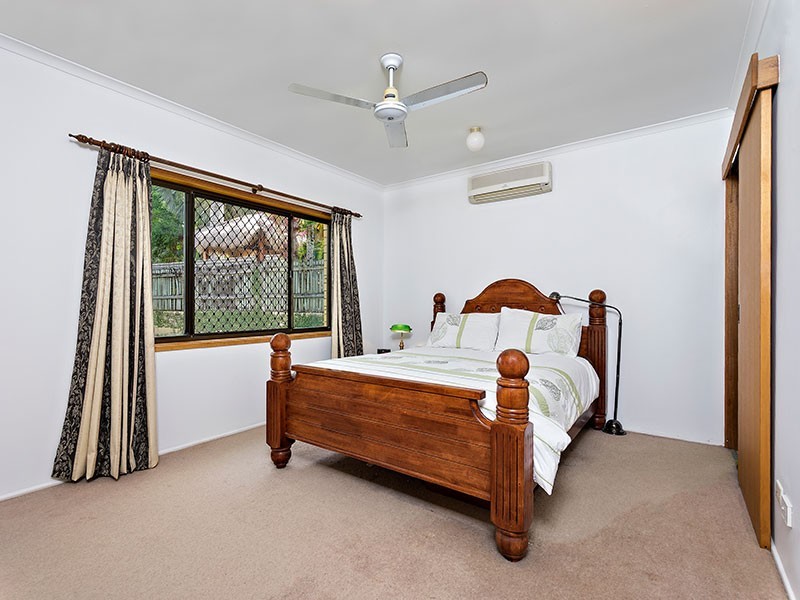 18 Longden Street, Brinsmead QLD 4870