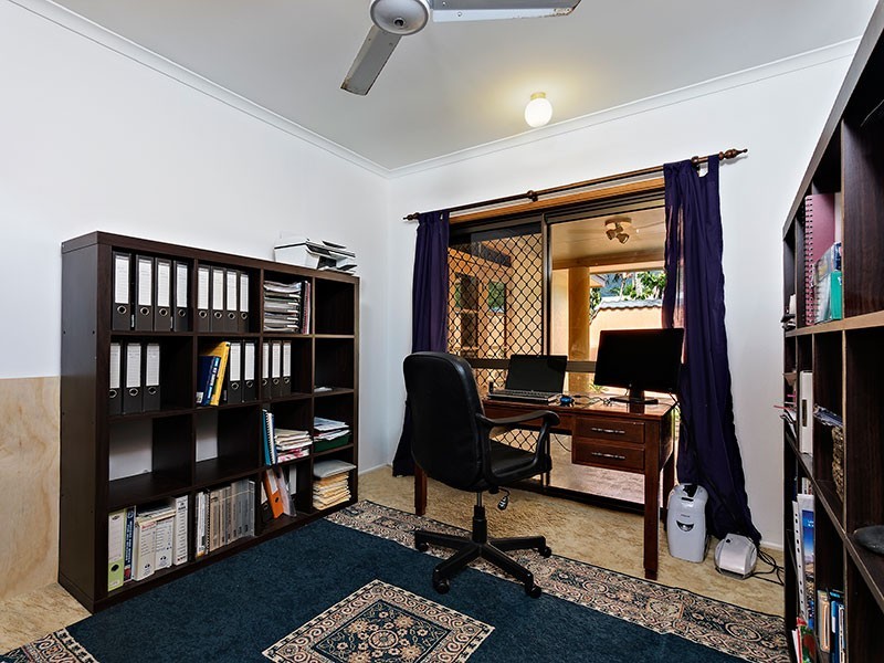 18 Longden Street, Brinsmead QLD 4870