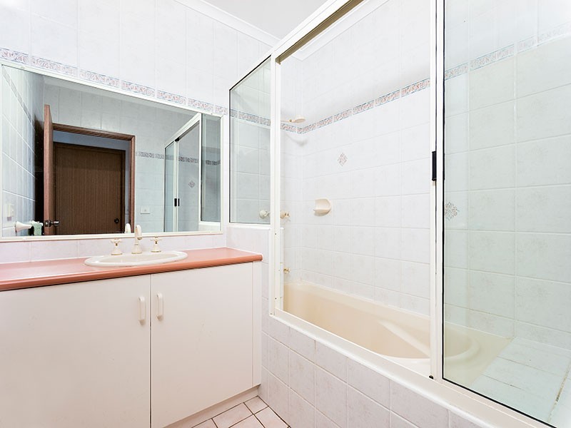 18 Longden Street, Brinsmead QLD 4870