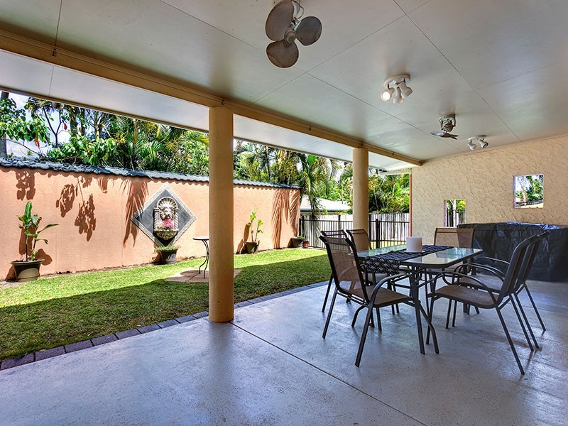18 Longden Street, Brinsmead QLD 4870