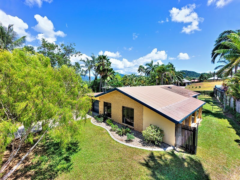 18 Longden Street, Brinsmead QLD 4870