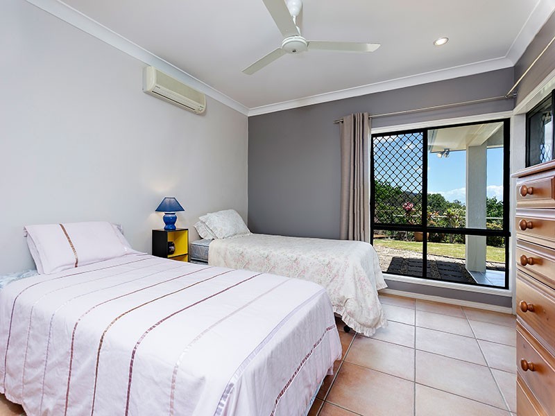 15 Alstonia Close, Redlynch QLD 4870