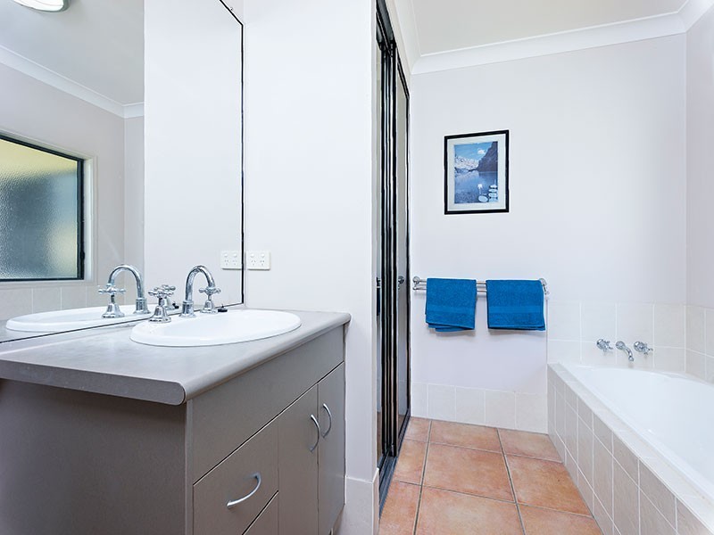 15 Alstonia Close, Redlynch QLD 4870