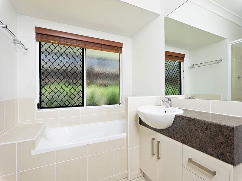 35 Hideaway Close, Palm Cove QLD 4879