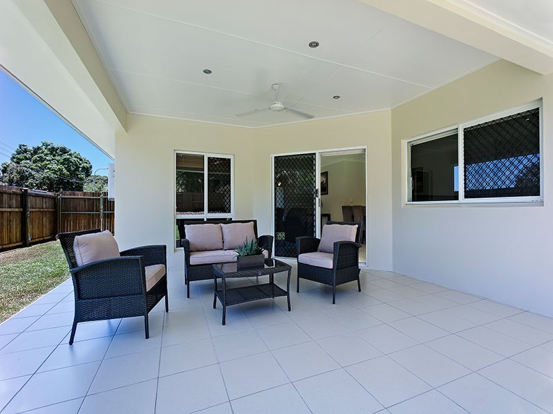 35 Hideaway Close, Palm Cove QLD 4879