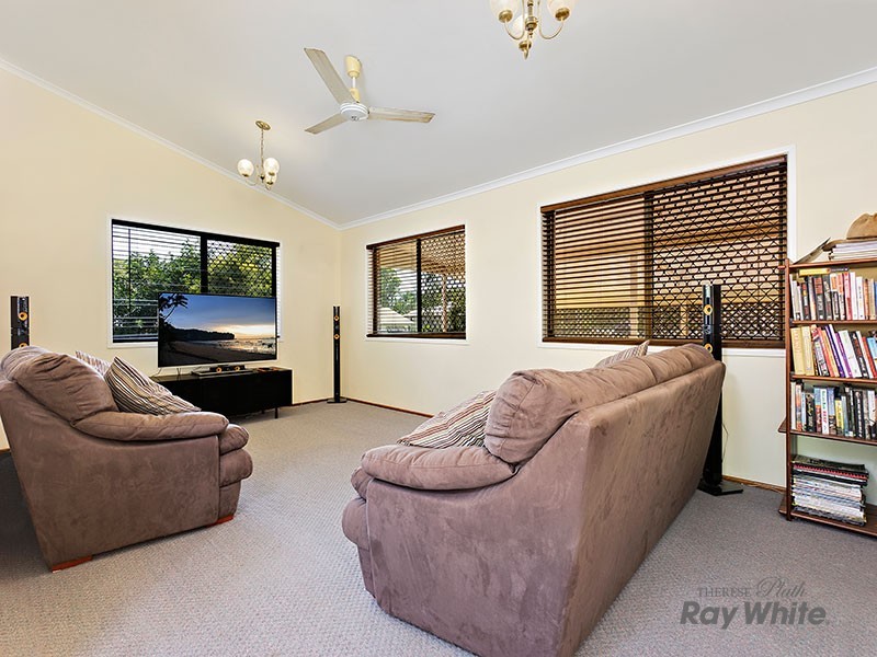 10 Whitton Street, White Rock QLD 4868