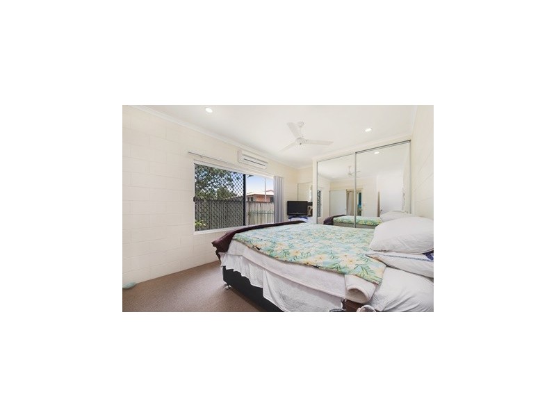 2/12-14 Ireland Crescent, Whitfield QLD 4870