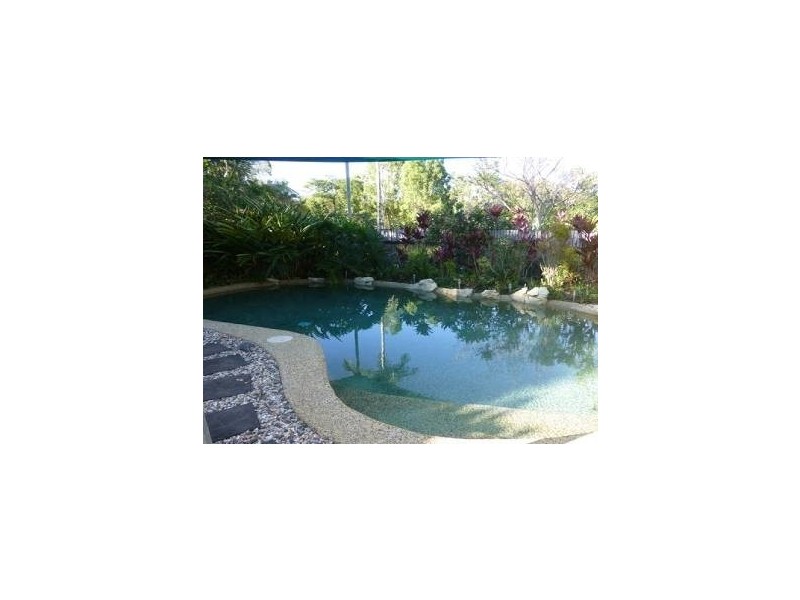 1 Fraser Close, Kanimbla QLD 4870