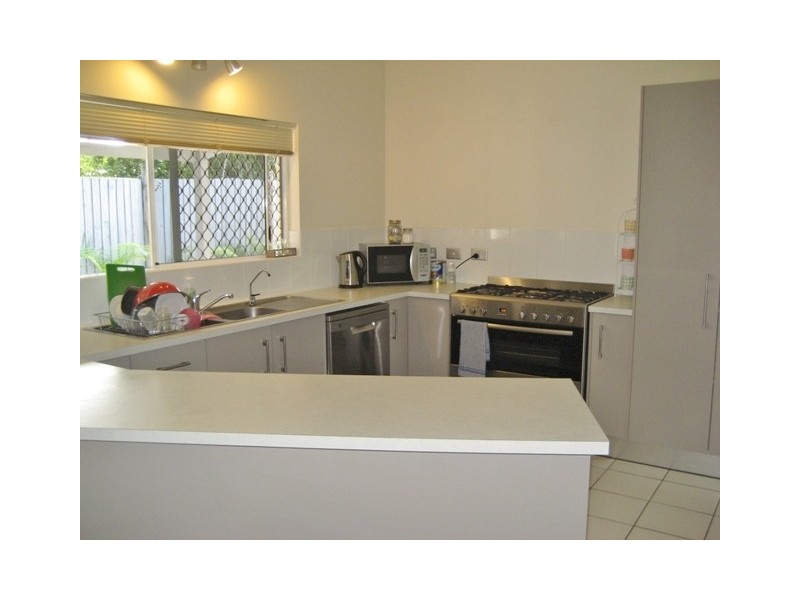 1 Fraser Close, Kanimbla QLD 4870