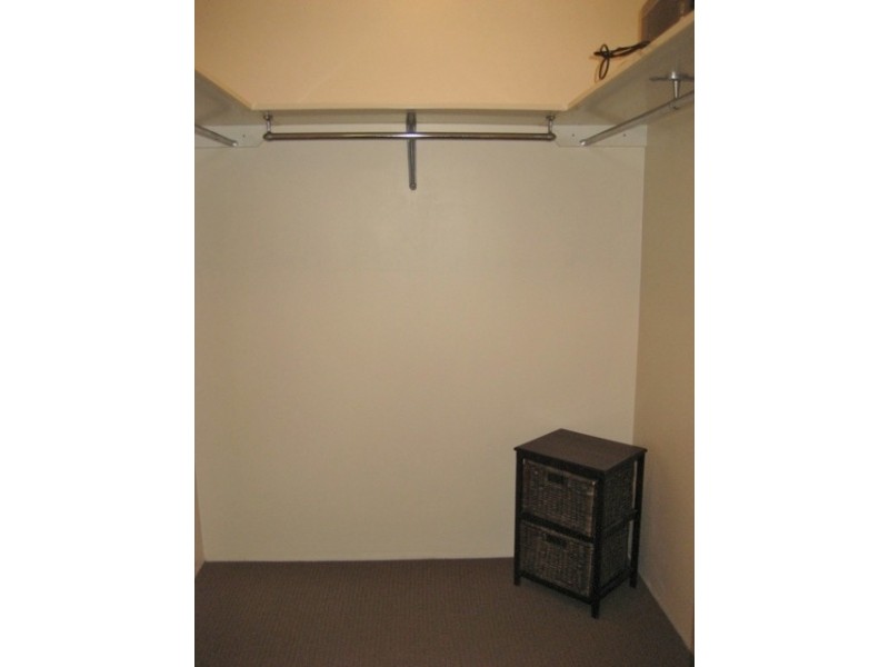 1 Fraser Close, Kanimbla QLD 4870