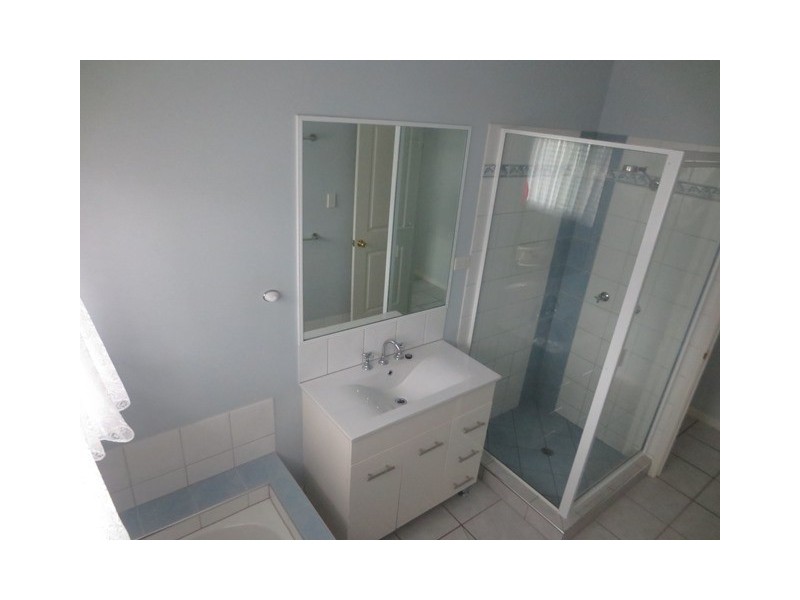 Bentley Park QLD 4869