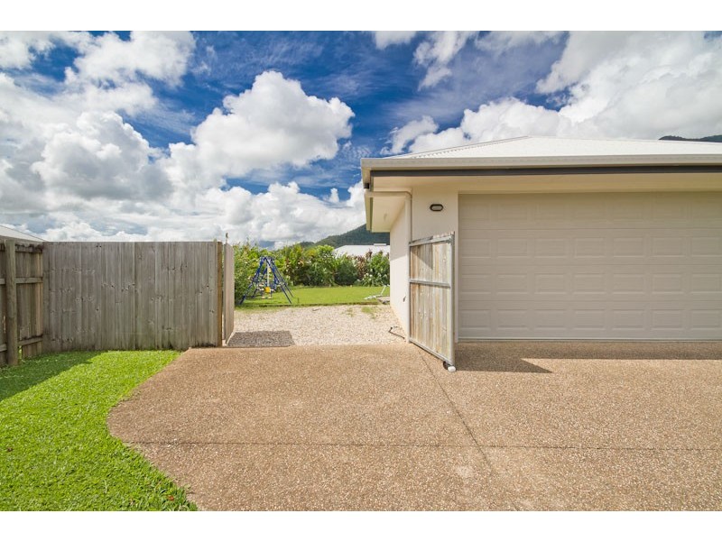 33 Fitzmaurice Drive, Bentley Park QLD 4869