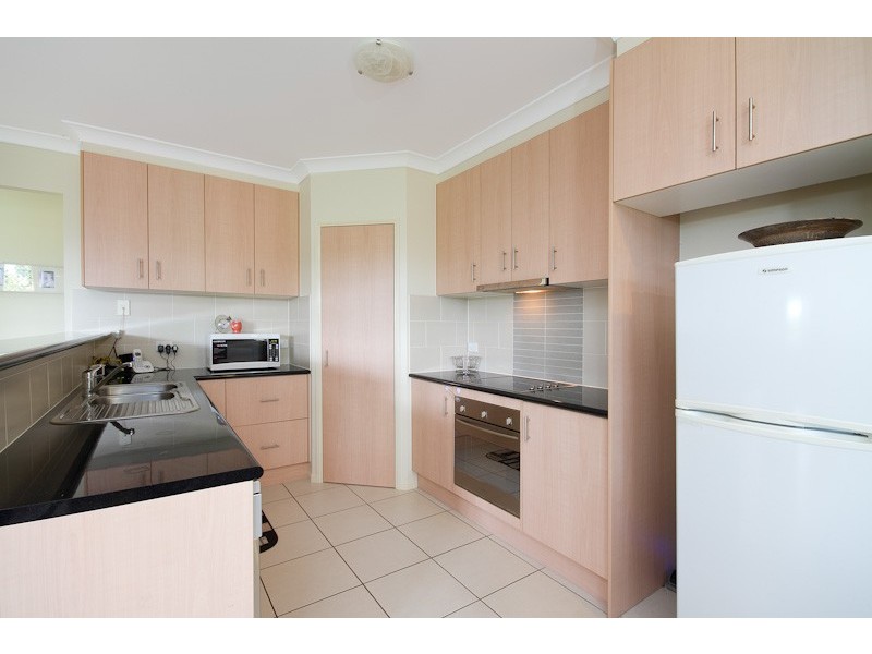 33 Fitzmaurice Drive, Bentley Park QLD 4869