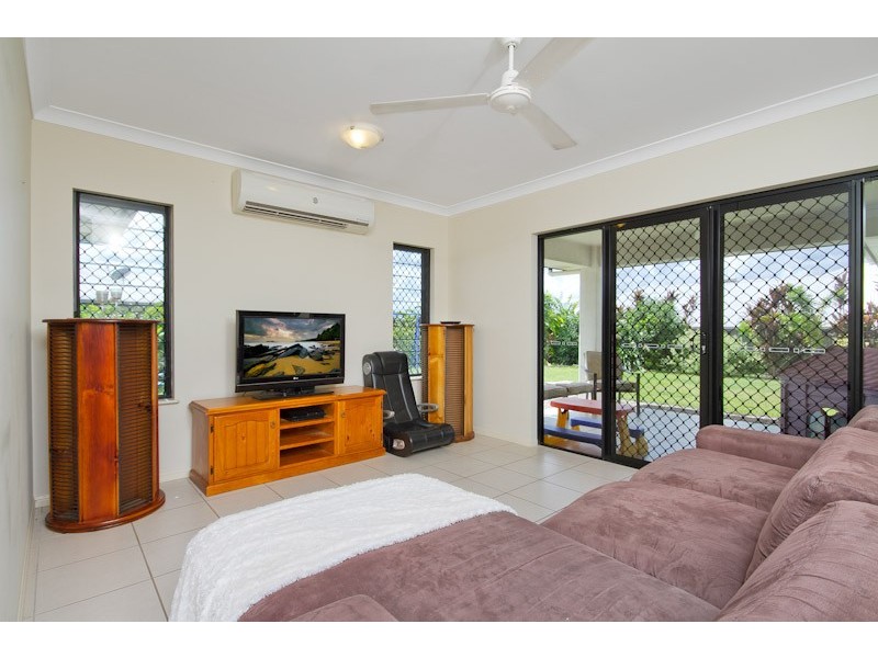 33 Fitzmaurice Drive, Bentley Park QLD 4869