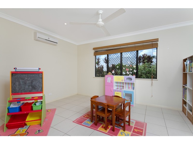 33 Fitzmaurice Drive, Bentley Park QLD 4869