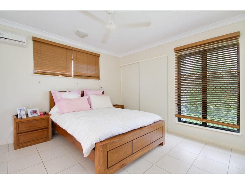 33 Fitzmaurice Drive, Bentley Park QLD 4869