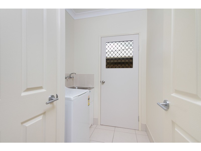 33 Fitzmaurice Drive, Bentley Park QLD 4869