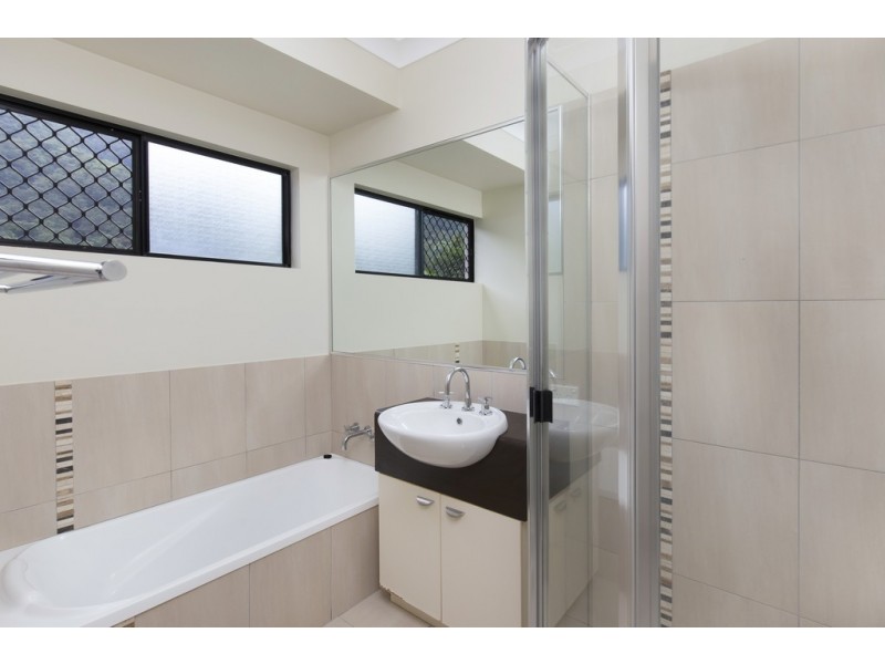 14 Kerlin Close, Redlynch QLD 4870