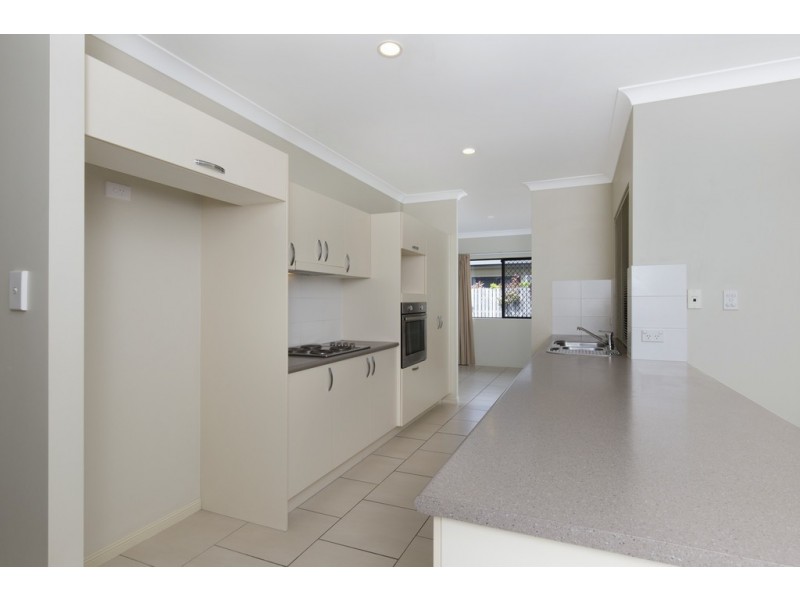 14 Kerlin Close, Redlynch QLD 4870