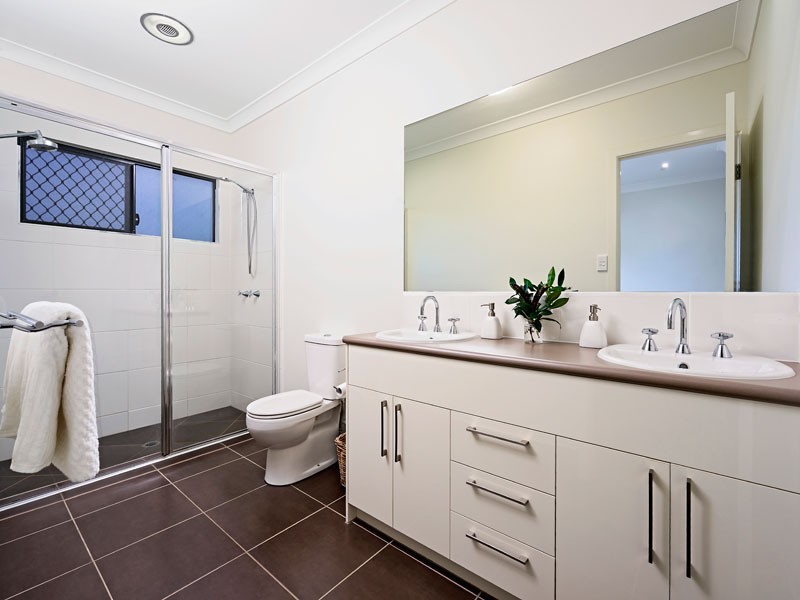 55 Ainscow Drive, Bentley Park QLD 4869