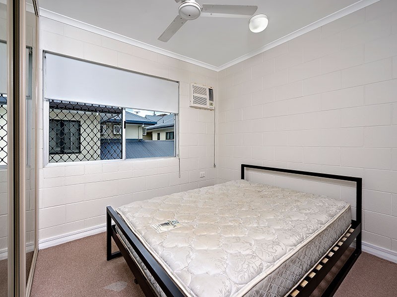 4/281 Lake Street, Cairns North QLD 4870