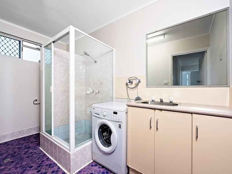4/281 Lake Street, Cairns North QLD 4870